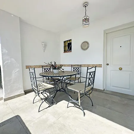 Nagueeles On The Golden Mile