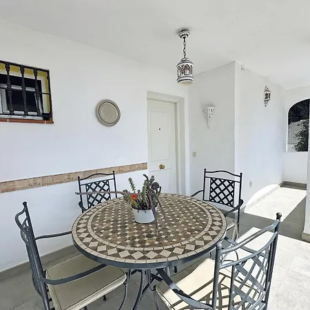 Nagueeles On The Golden Mile 마르베야