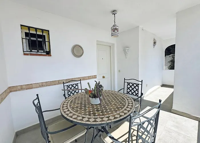 Nagueeles On The Golden Mile Марбелья