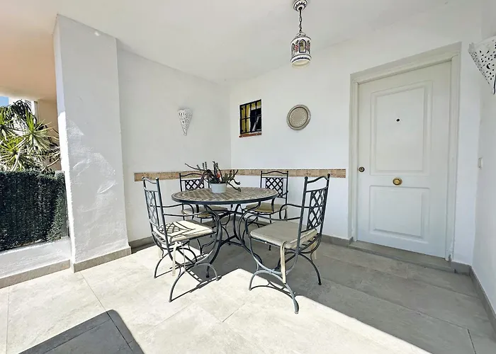 Nagueeles On The Golden Mile