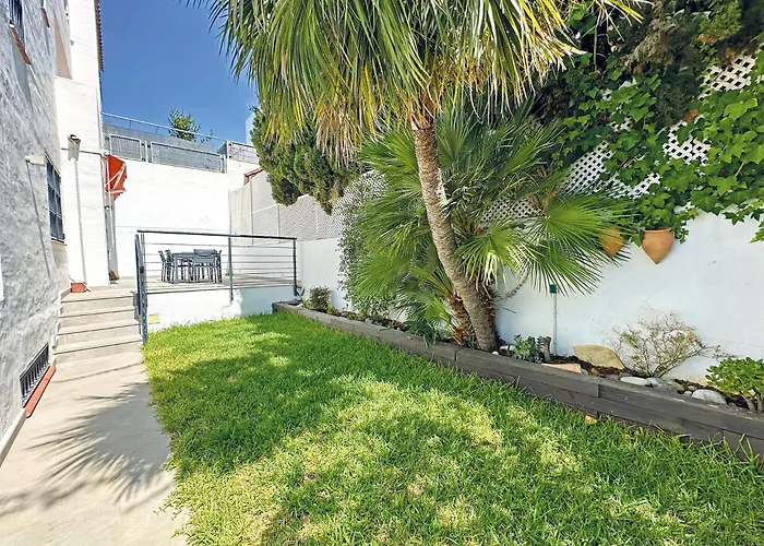 Дом отдыха Nagueeles On The Golden Mile *